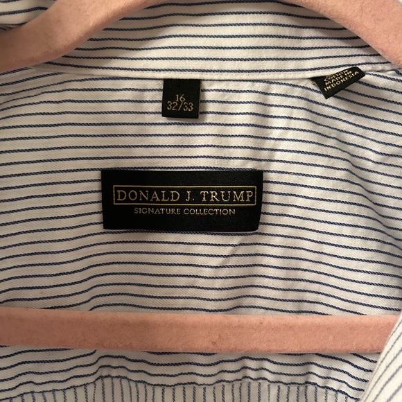 Donald J Trump signature collection shirt - Picture 2 of 3